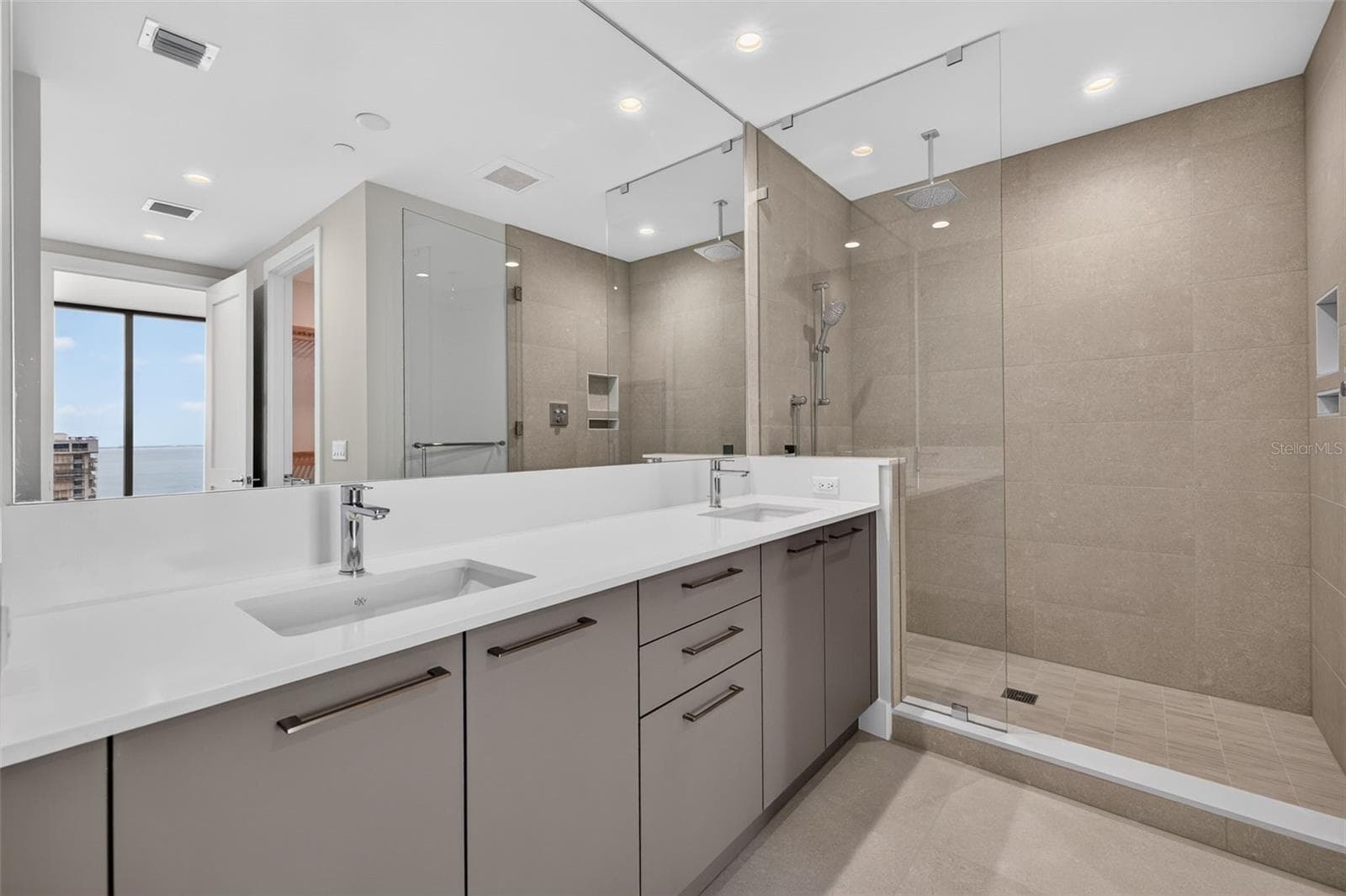 Condominium at 275 1ST AVE S #2603, ST PETERSBURG, photo 23 of 93