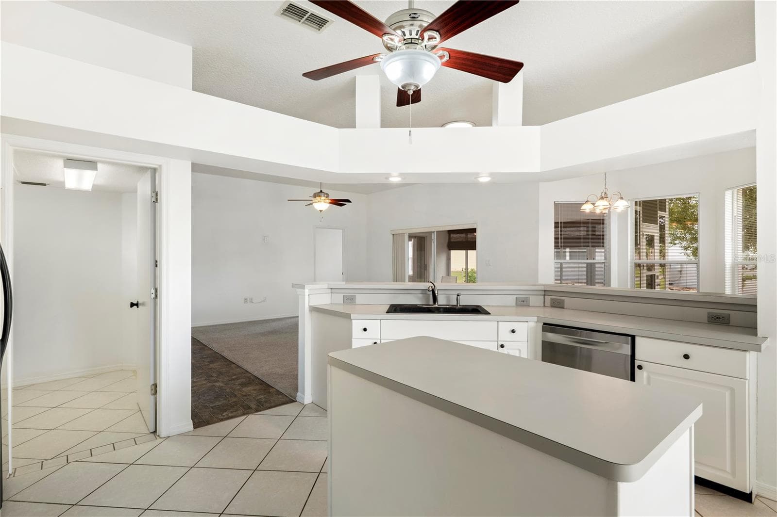 Single Family Residence at 5761 MACAW PL, LAKELAND, photo 8 of 29