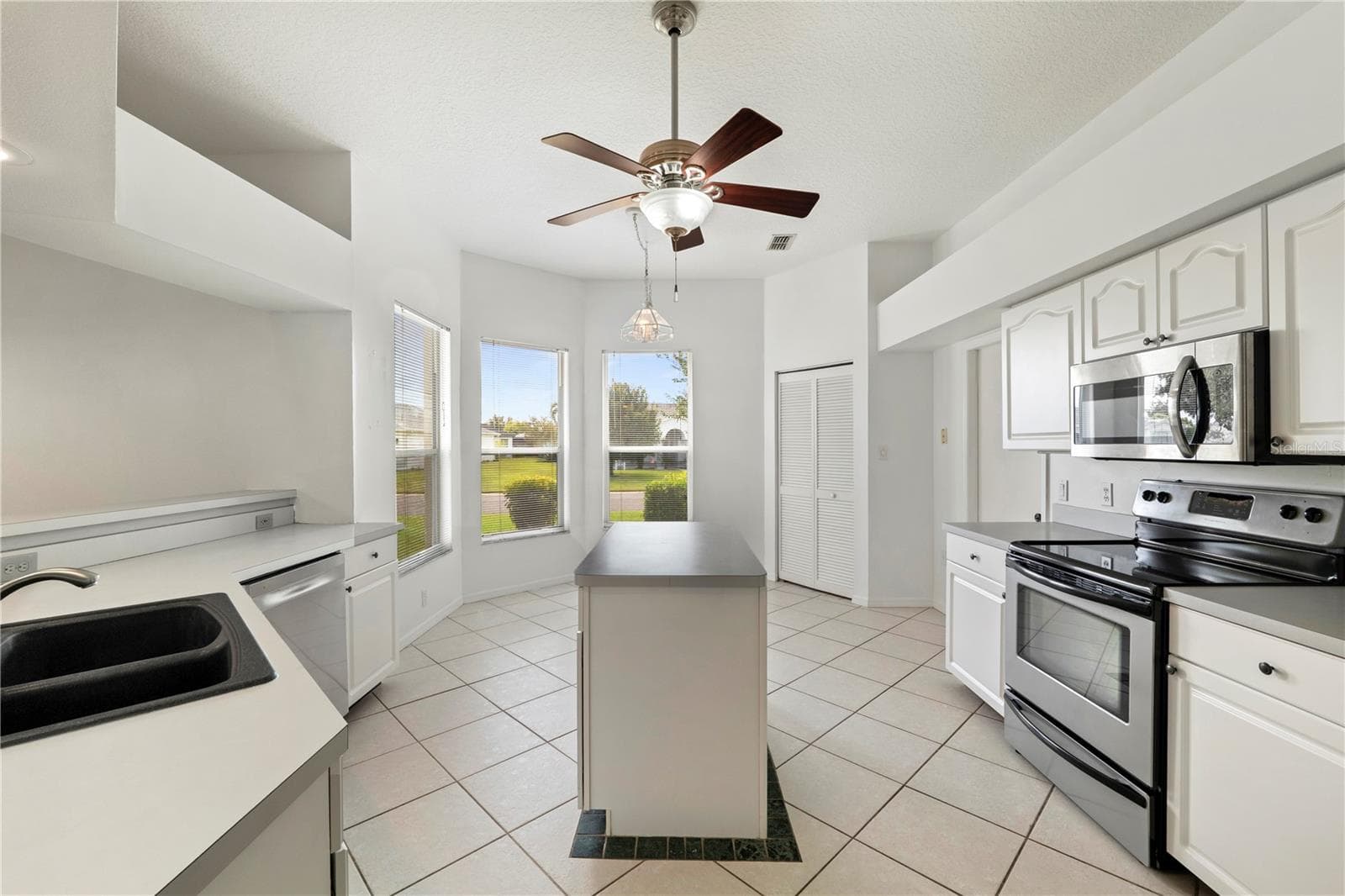 Single Family Residence at 5761 MACAW PL, LAKELAND, photo 10 of 29