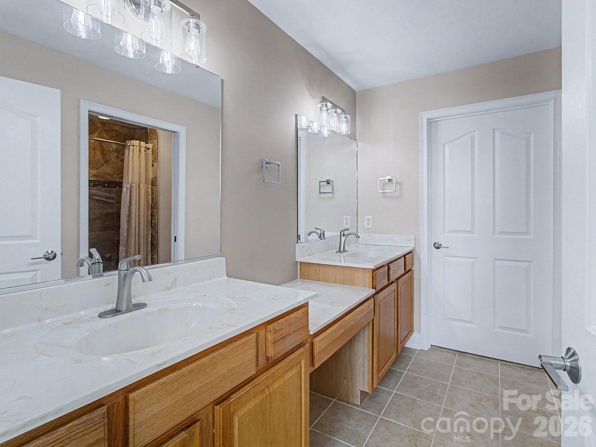 Townhouse at 58 Outlook Circle, Swannanoa, photo 13 of 29
