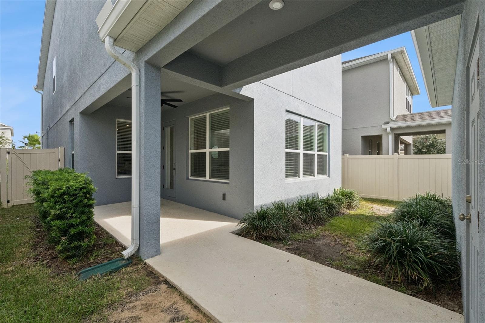 Backporch and access to garage - 4780 TERRACE BLUFF ST, WINTER GARDEN
