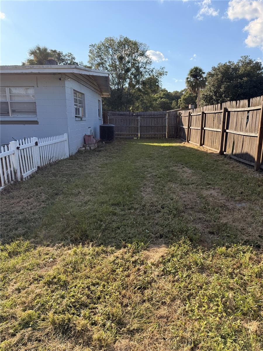 Single Family Residence at 3005 S PARK AVE, SANFORD, photo 14 of 16