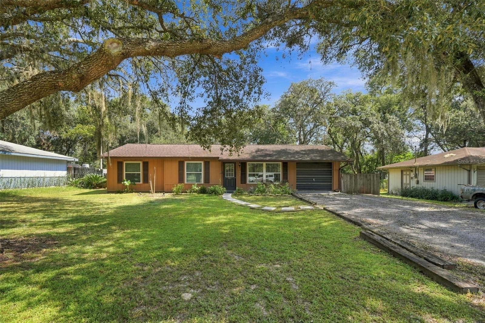 Single Family Residence at 637 PRATT ST, DELAND, photo 2 of 26