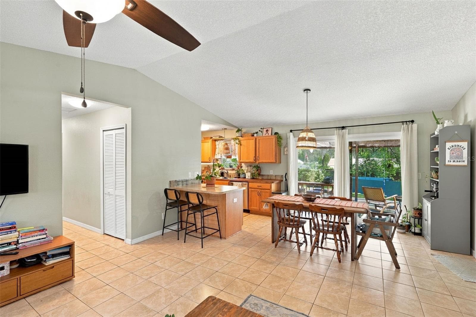 Single Family Residence at 637 PRATT ST, DELAND, photo 5 of 26