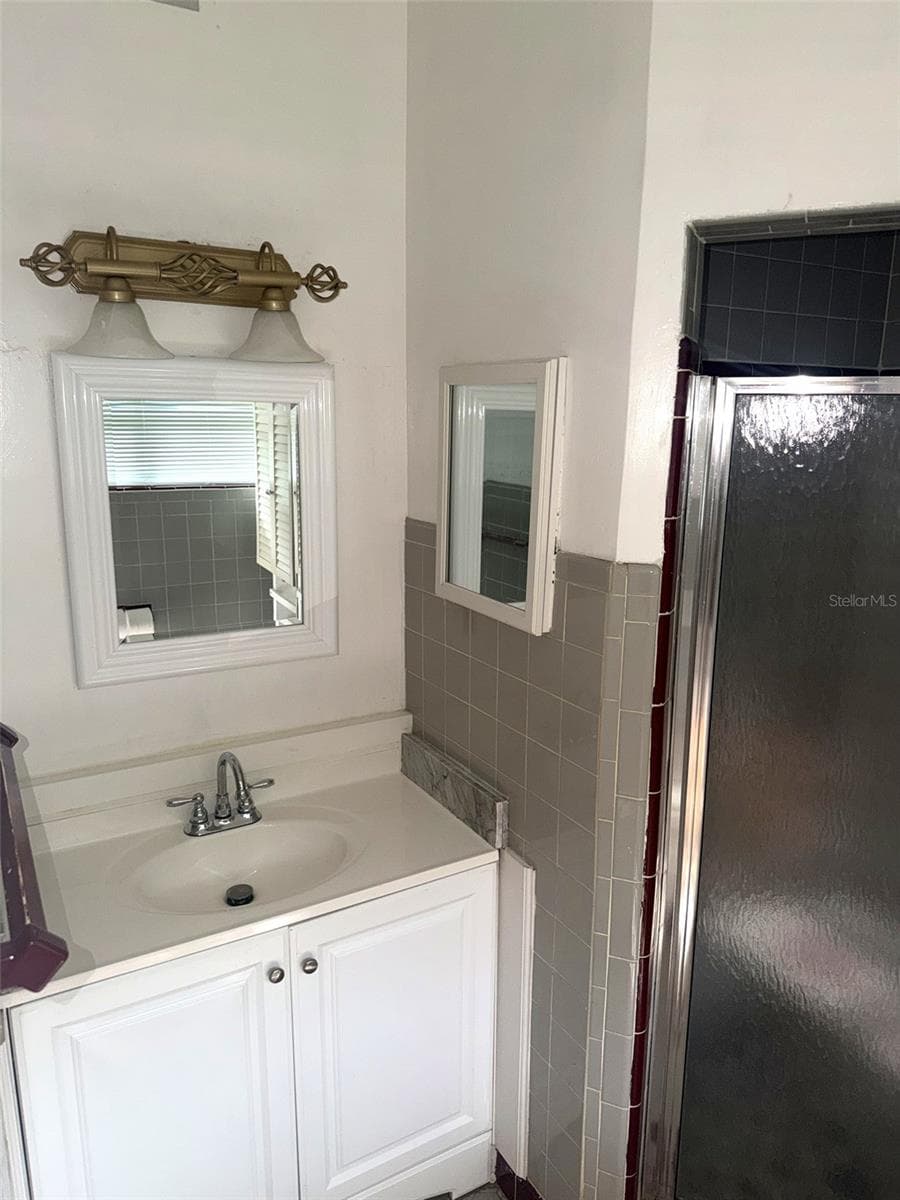 Single Family Residence at 2406 TRACE AVE, BELLE ISLE, photo 20 of 53