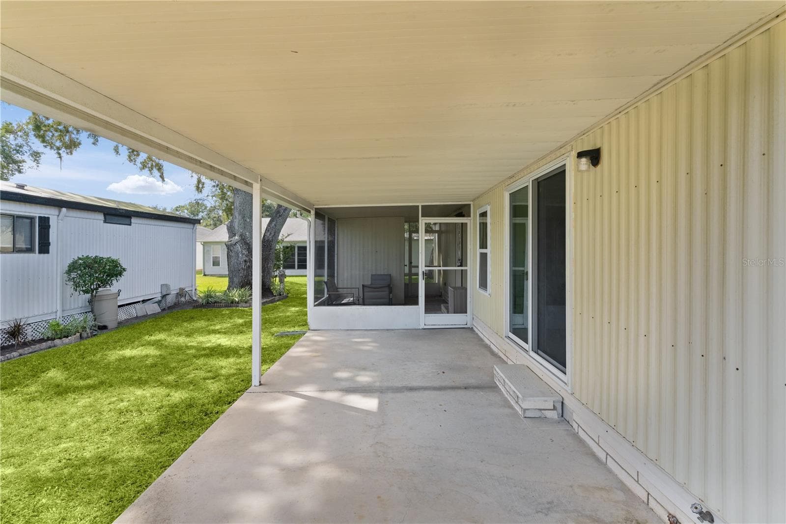 Manufactured Home at 622 COTTAGE PARK LN, LEESBURG, photo 11 of 40