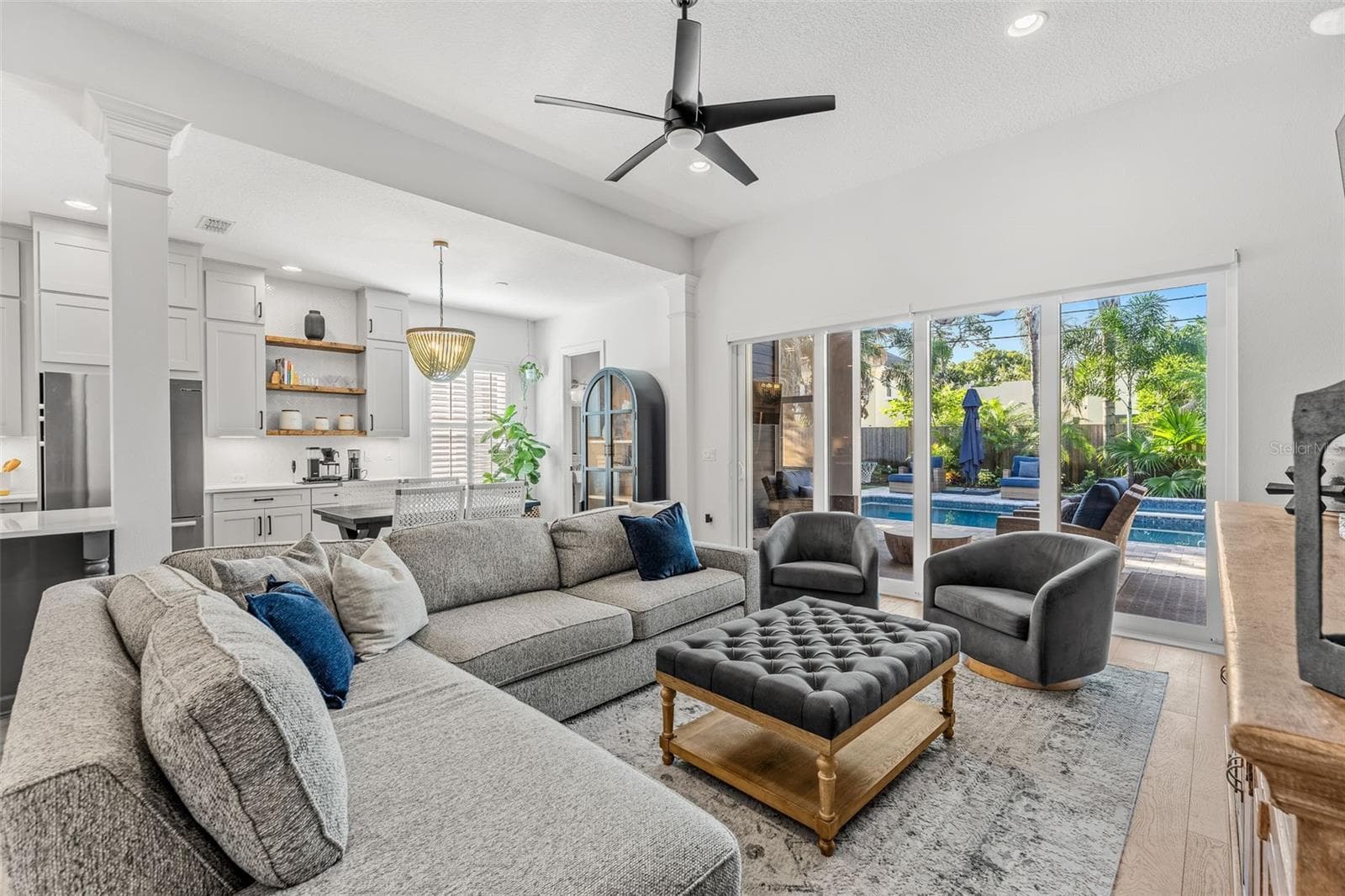 Single Family Residence at 1018 W HARVARD ST, ORLANDO, photo 16 of 46