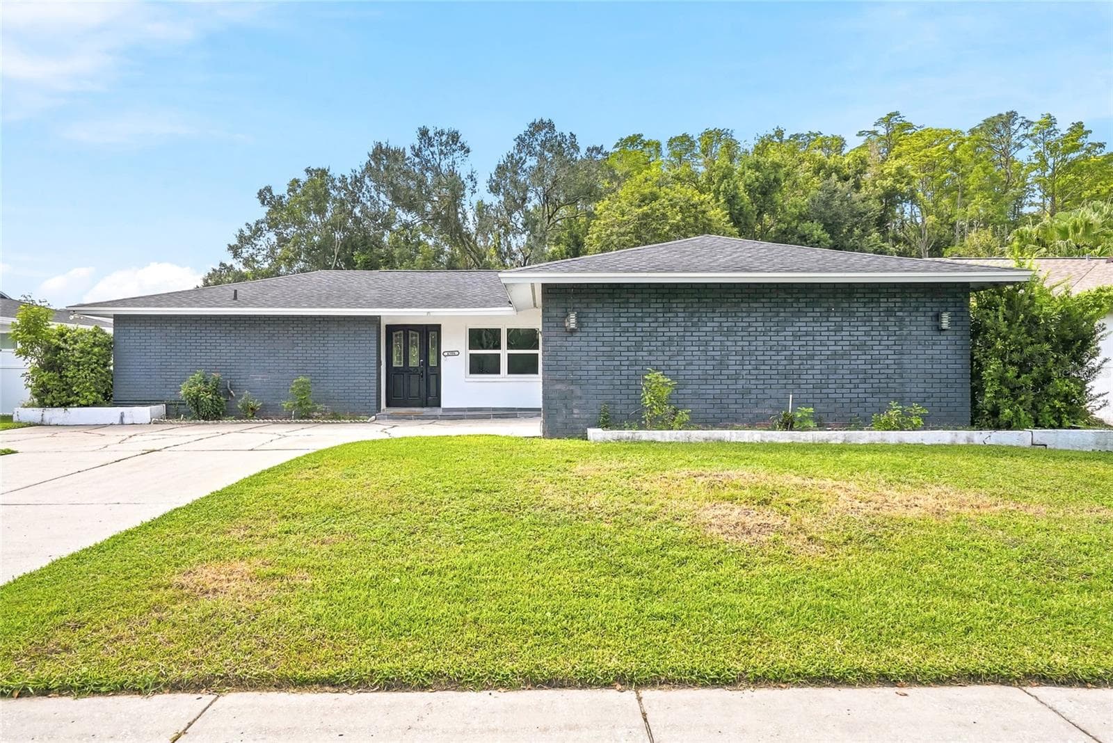 4206 WINDTREE DR