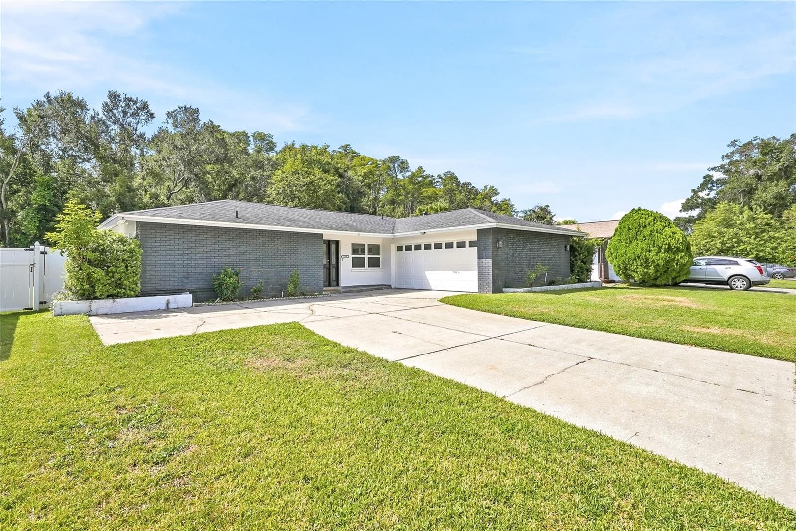 Single Family Residence at 4206 WINDTREE DR, TAMPA, photo 3 of 53