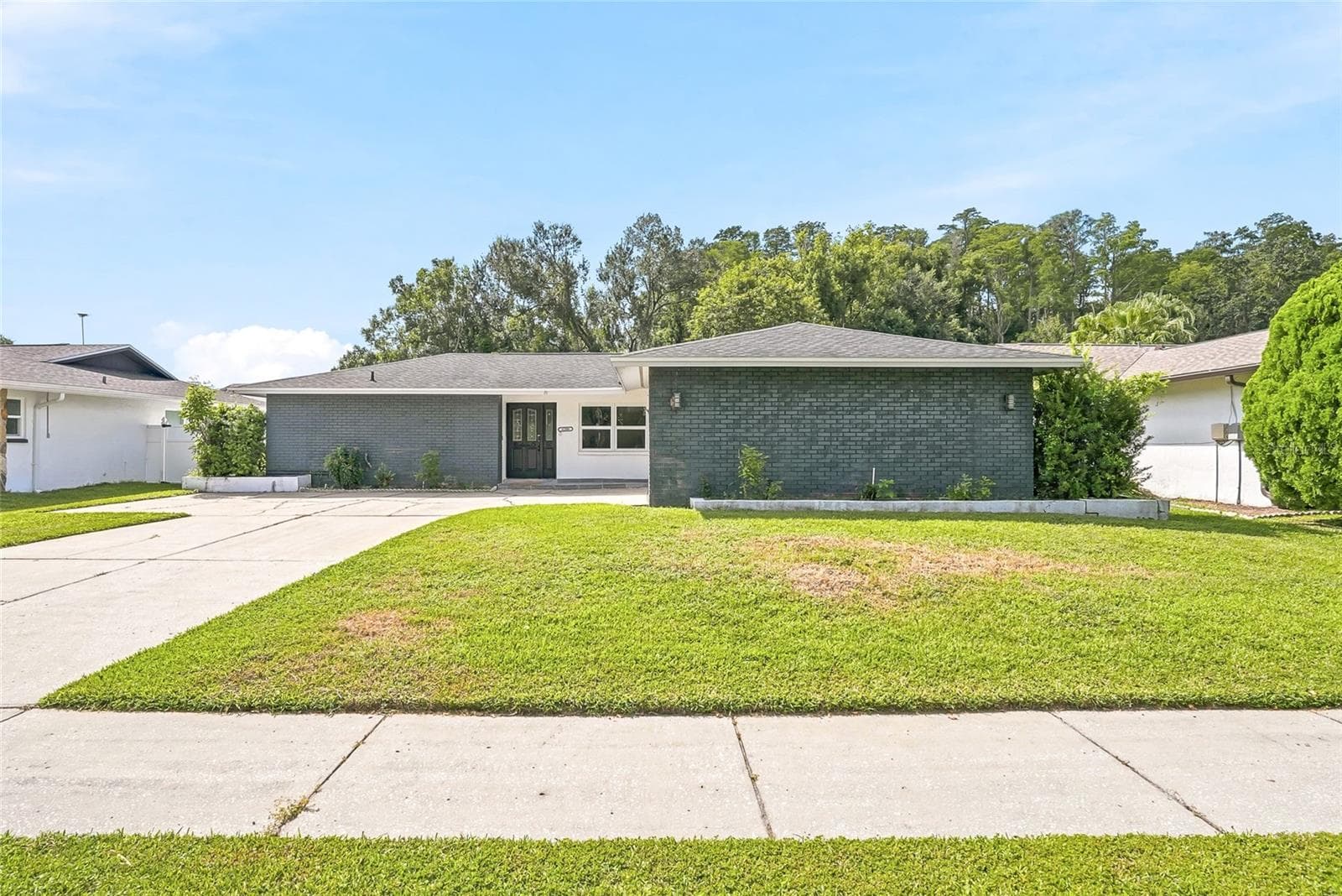 Single Family Residence at 4206 WINDTREE DR, TAMPA, photo 4 of 53