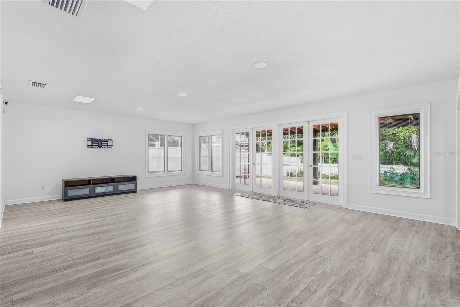 Single Family Residence at 4206 WINDTREE DR, TAMPA, photo 13 of 53