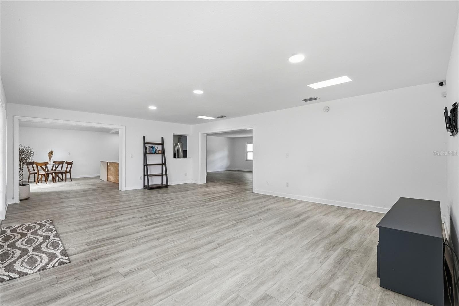 Single Family Residence at 4206 WINDTREE DR, TAMPA, photo 14 of 53