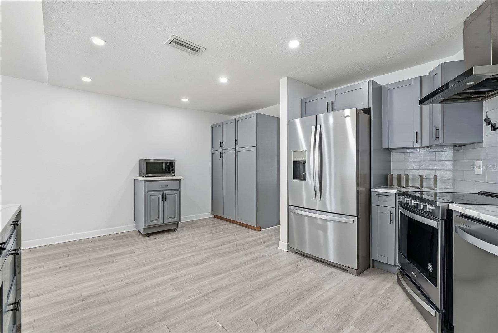 Single Family Residence at 4206 WINDTREE DR, TAMPA, photo 26 of 53