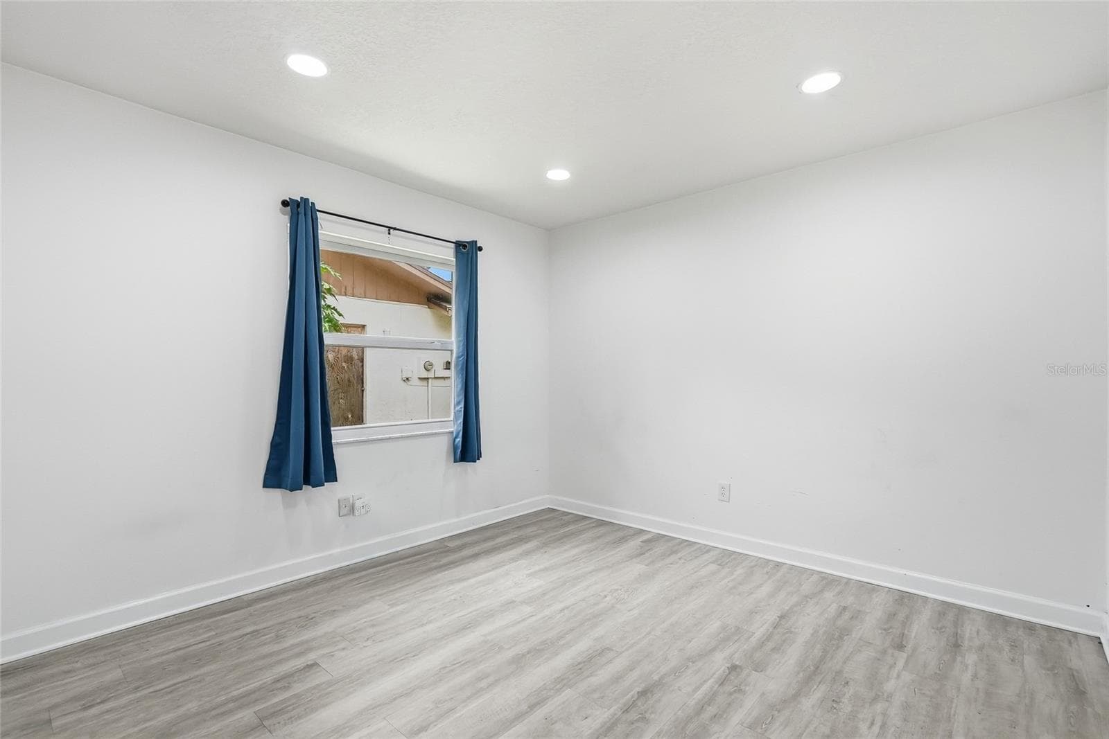Single Family Residence at 4206 WINDTREE DR, TAMPA, photo 27 of 53