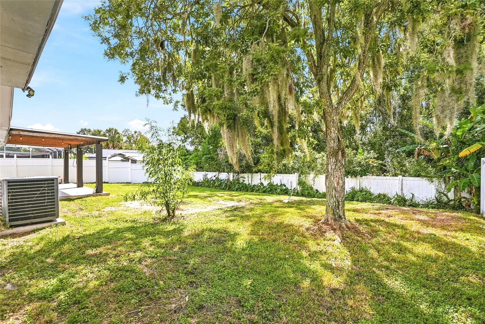 Single Family Residence at 4206 WINDTREE DR, TAMPA, photo 45 of 53