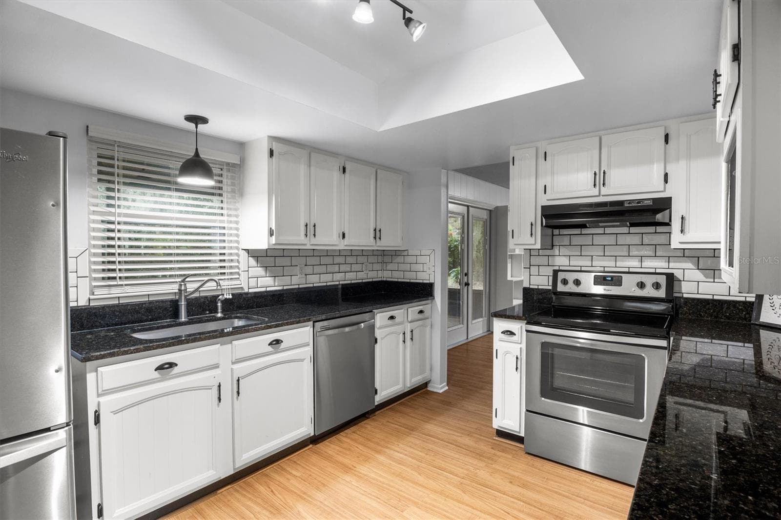 Kitchen - Stainless Appliances - 4302 SHADOW WOOD LN, WINTER HAVEN