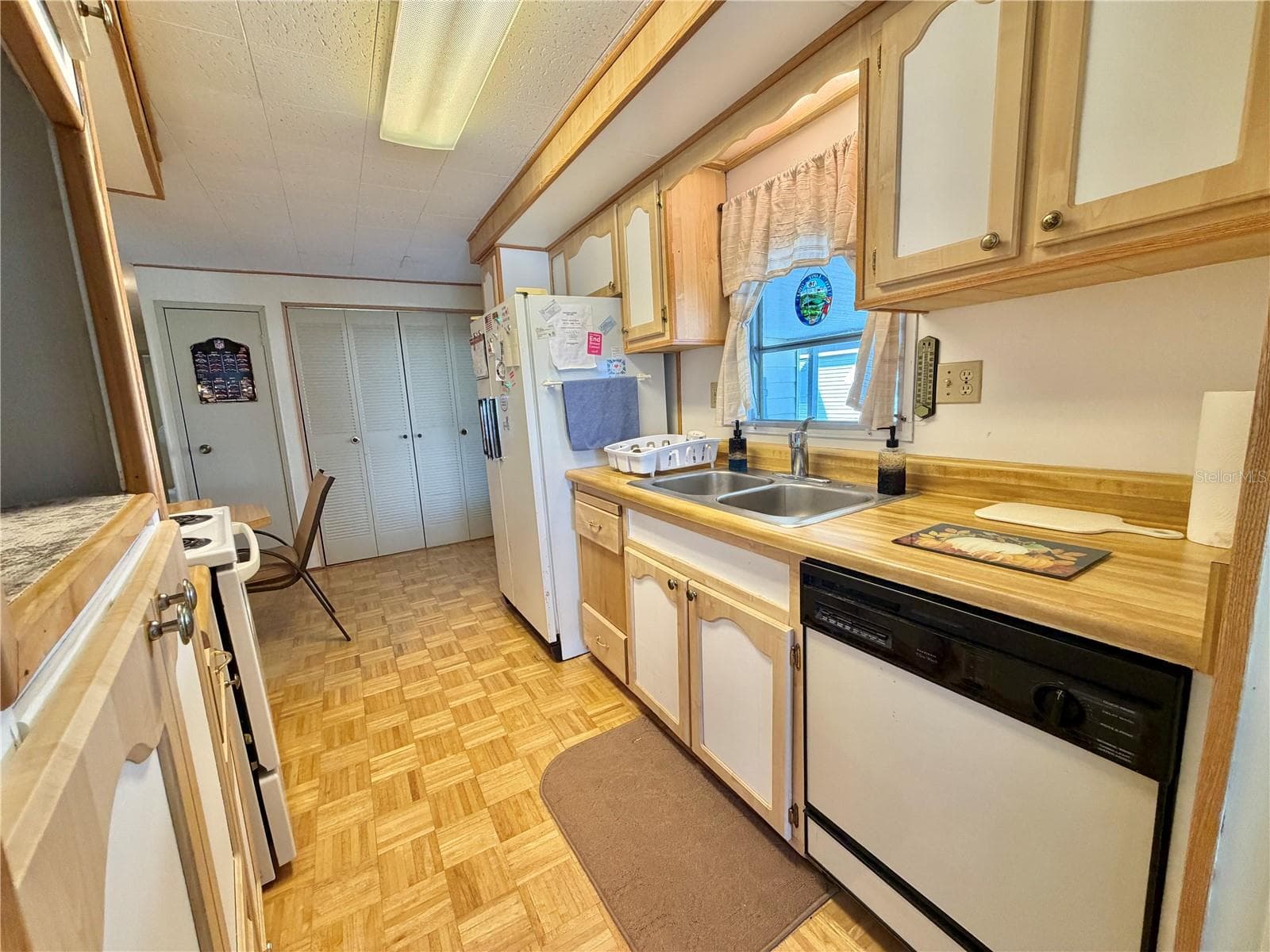 Mobile Home at 113 PYRACANTHA LN, LEESBURG, photo 16 of 52