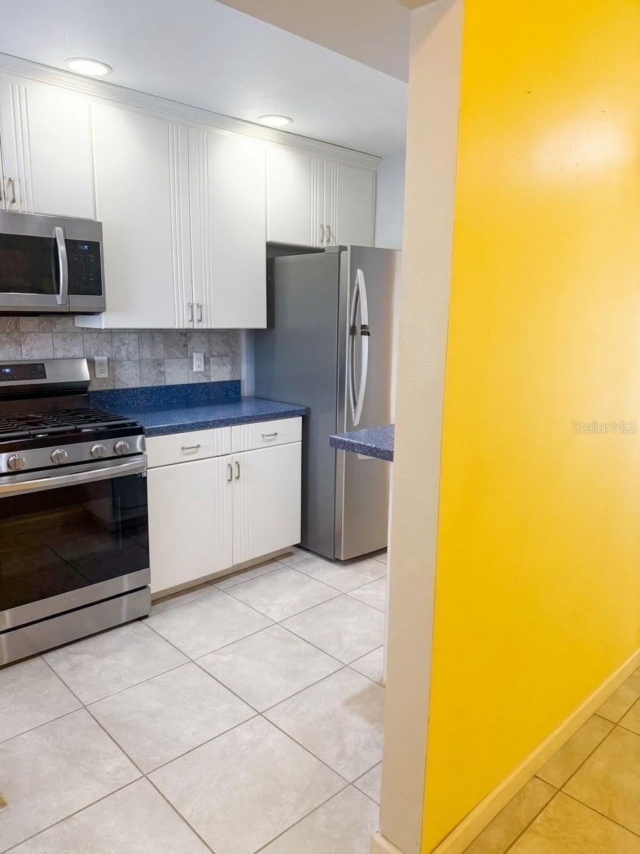 Condominium at 5623 80TH ST N #415, ST PETERSBURG, photo 8 of 28