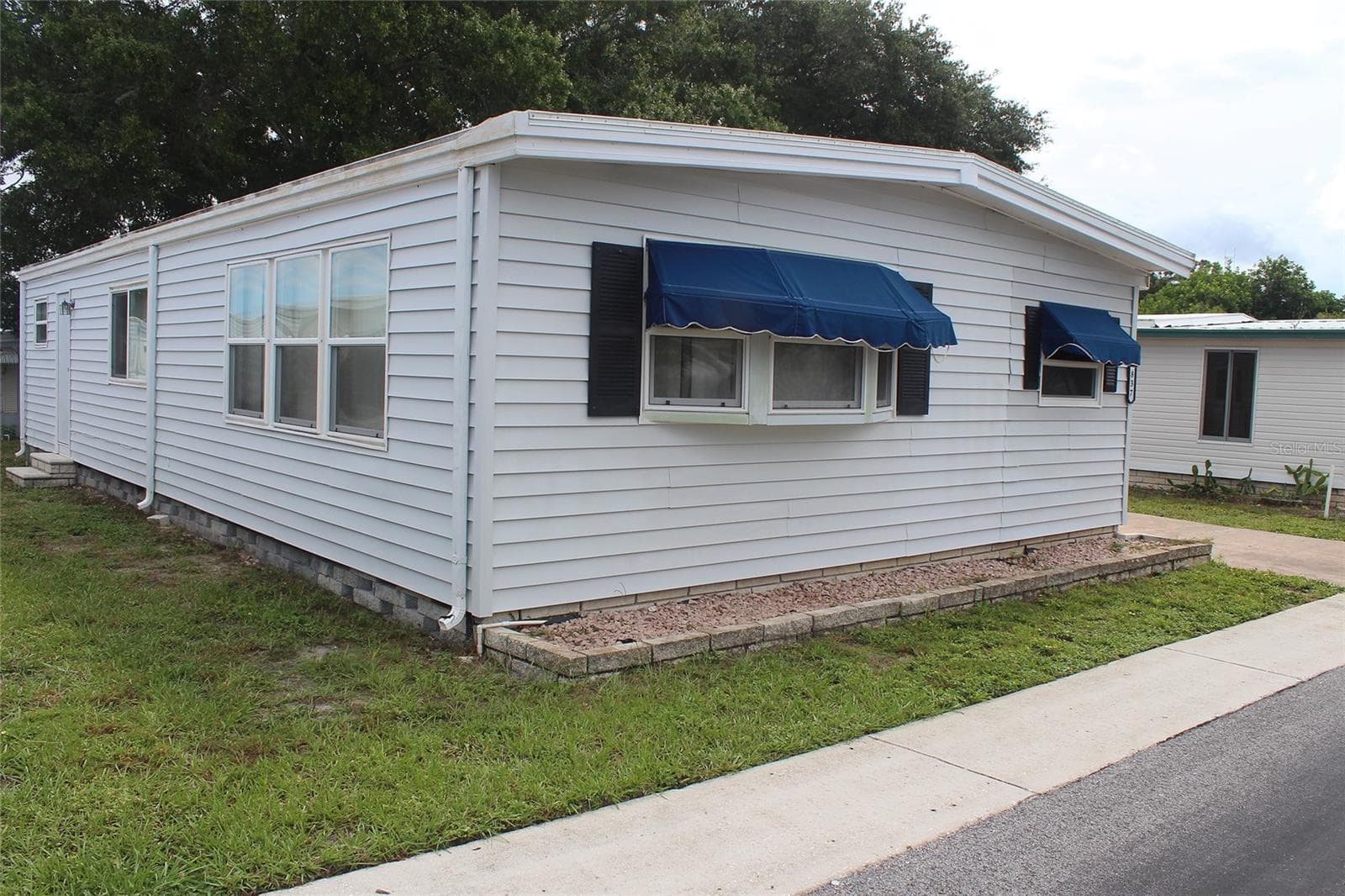Manufactured Home at 837 CANE PALM ST, LARGO, photo 2 of 25