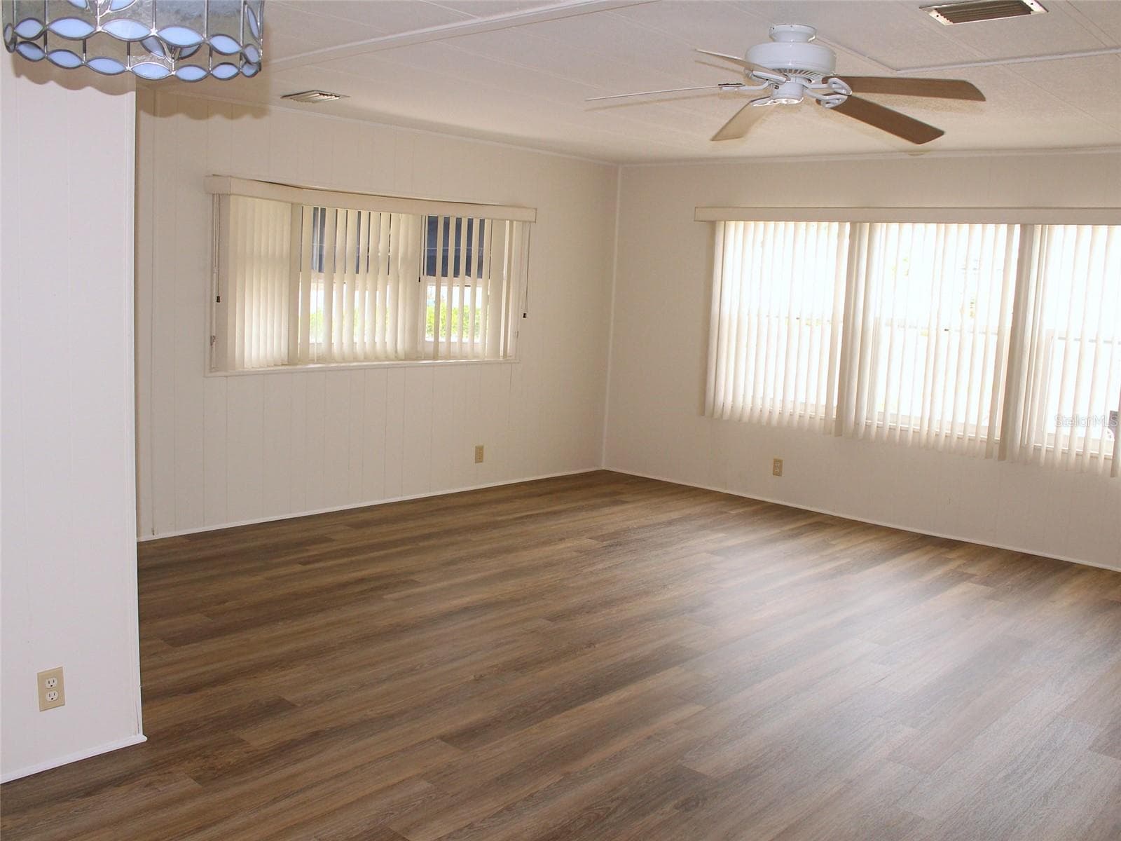 Manufactured Home at 837 CANE PALM ST, LARGO, photo 7 of 25