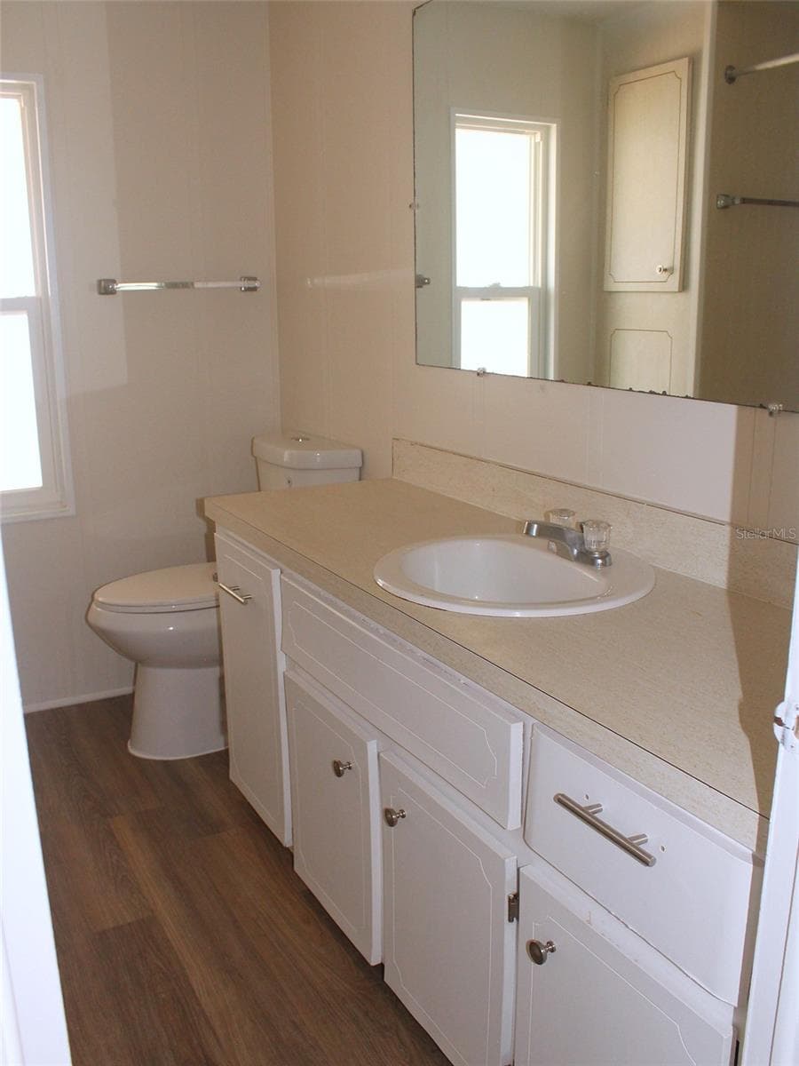 Manufactured Home at 837 CANE PALM ST, LARGO, photo 18 of 25
