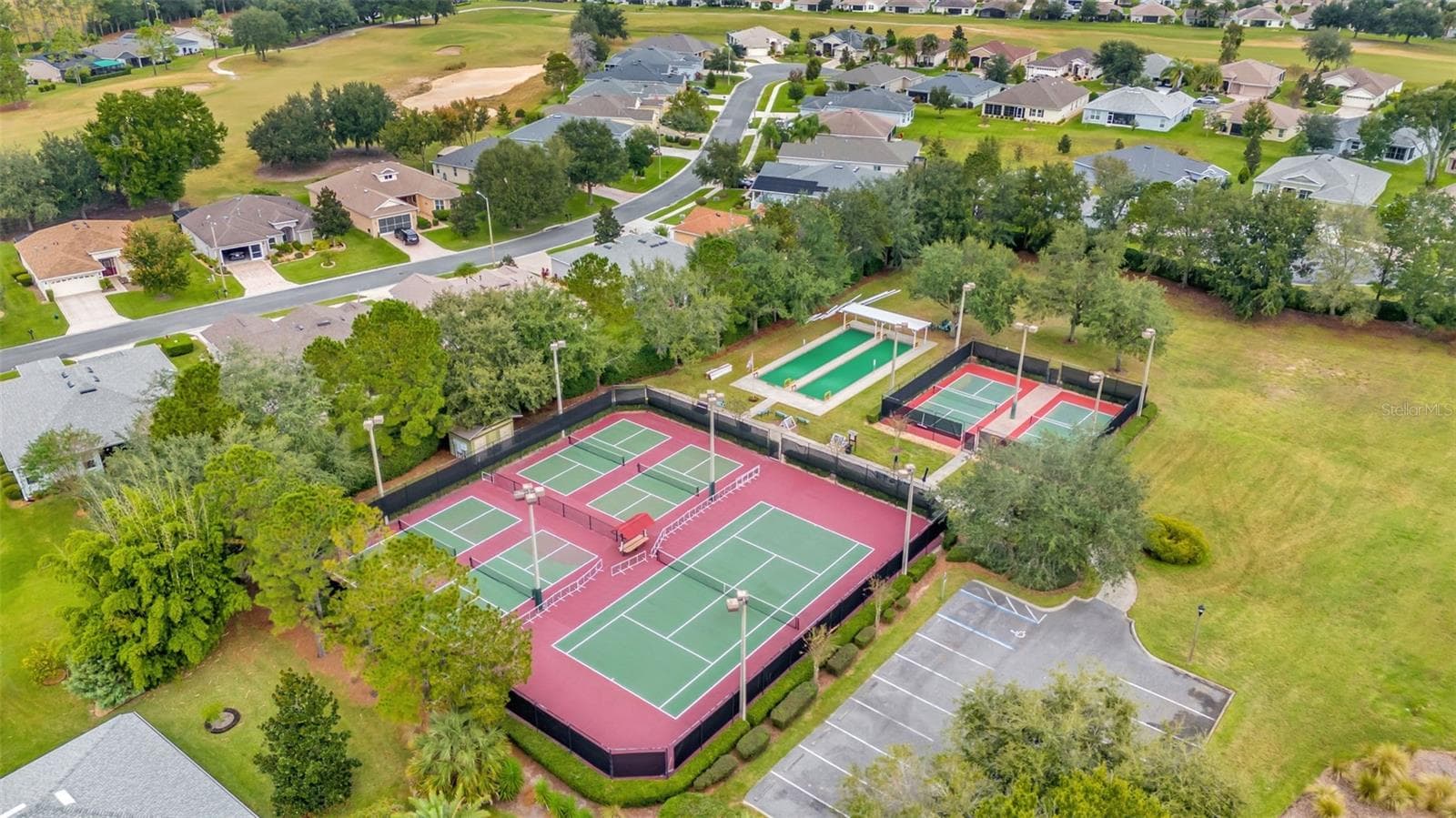Aerial View of Arlington Ridge Outdoor Recreation - 4711 HERITAGE TRL, LEESBURG