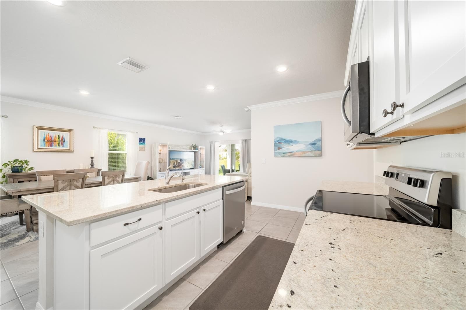 Single Family Residence at 3343 HILLTOP CIR, LAKEWOOD RANCH, photo 23 of 92