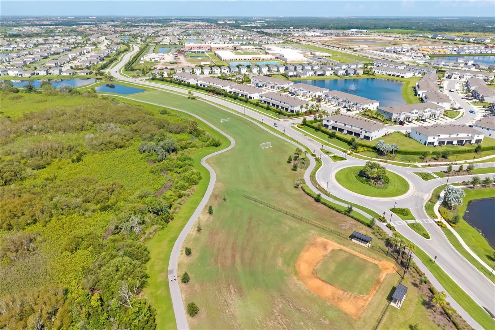 Single Family Residence at 3343 HILLTOP CIR, LAKEWOOD RANCH, photo 56 of 92