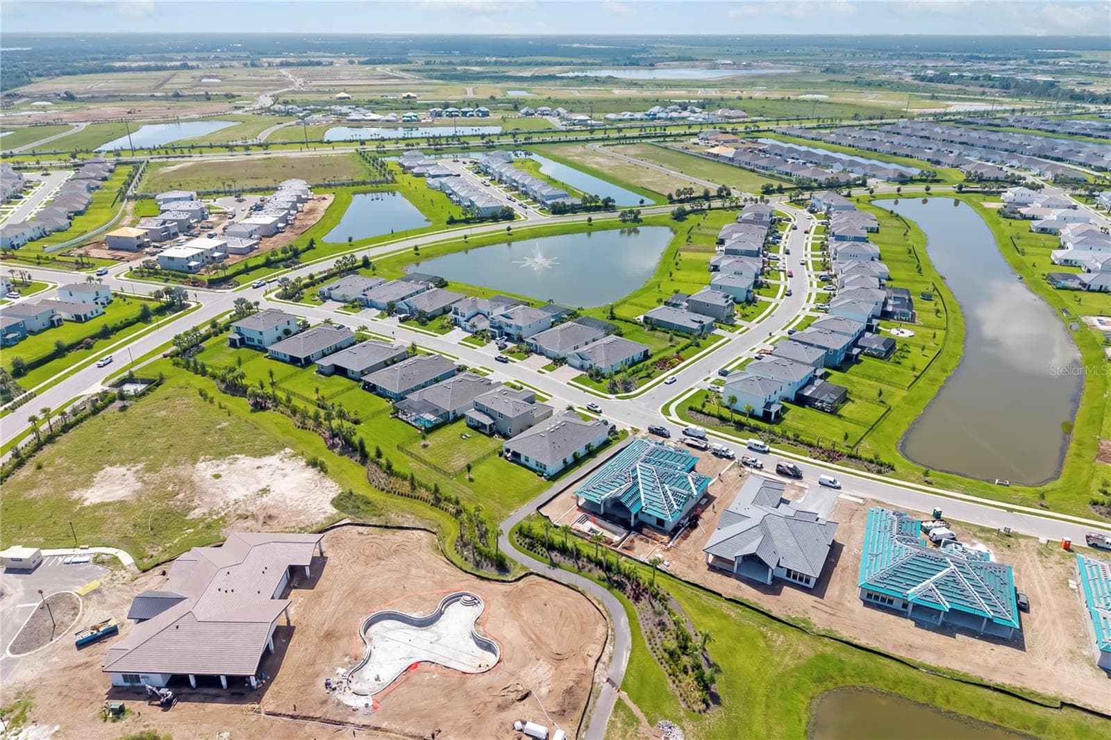 Single Family Residence at 3343 HILLTOP CIR, LAKEWOOD RANCH, photo 61 of 92