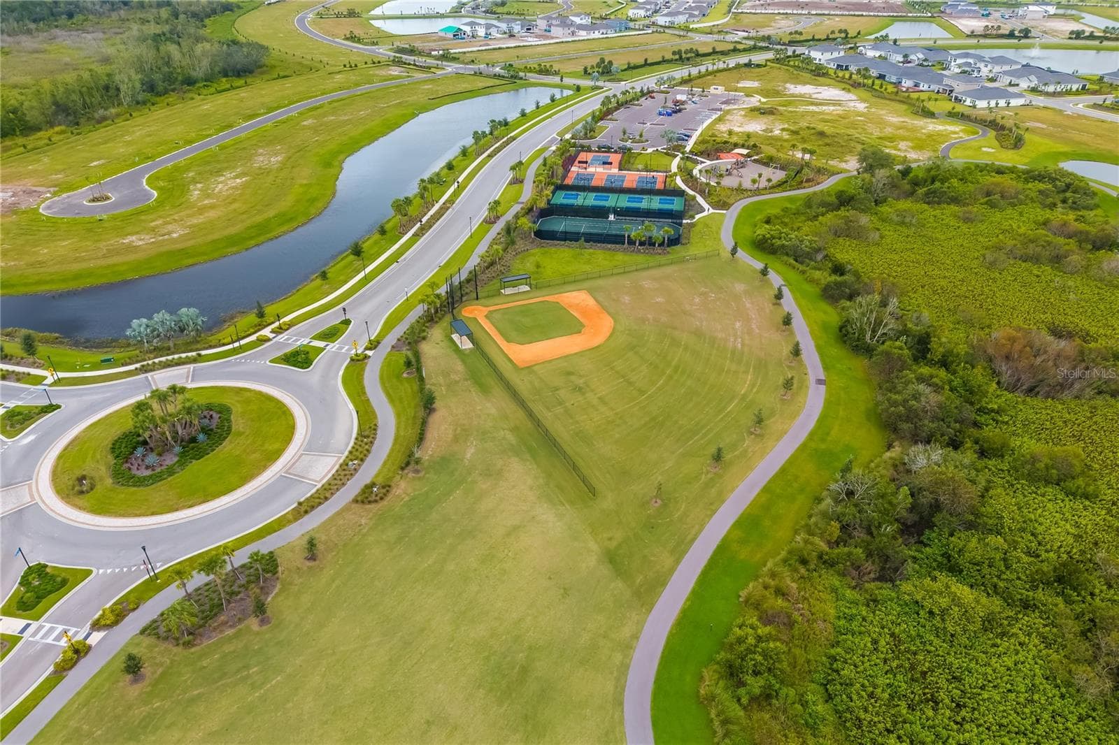 Single Family Residence at 3343 HILLTOP CIR, LAKEWOOD RANCH, photo 62 of 92