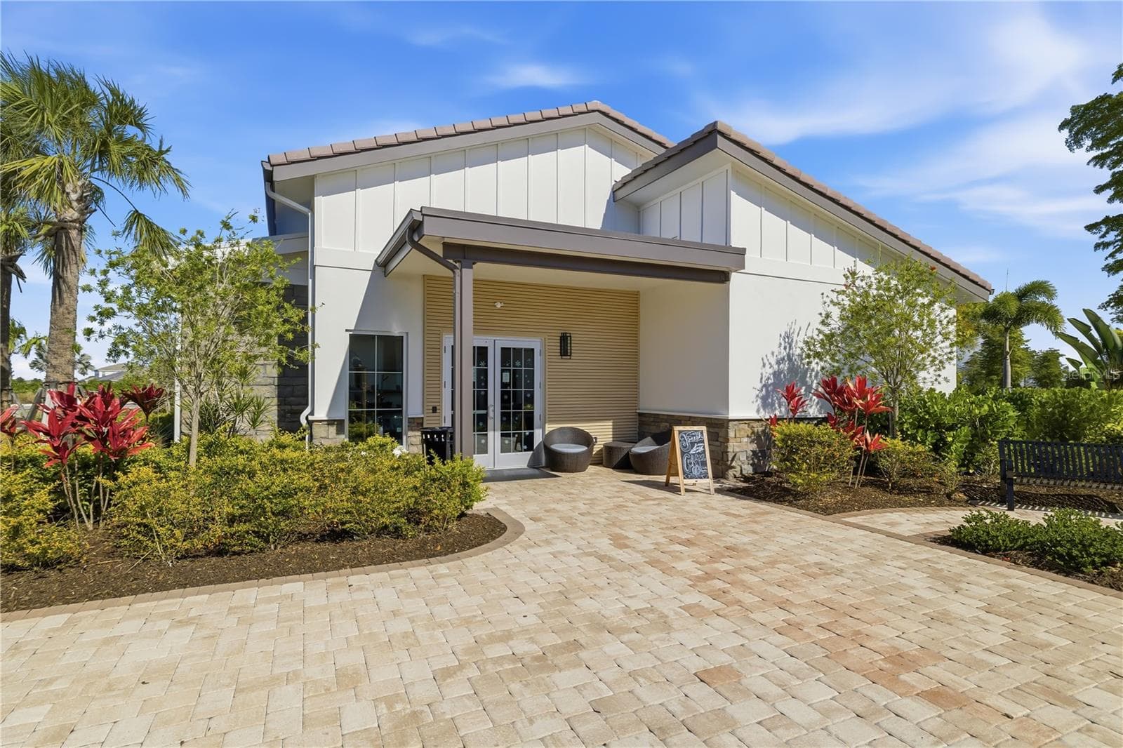 Single Family Residence at 3343 HILLTOP CIR, LAKEWOOD RANCH, photo 78 of 92