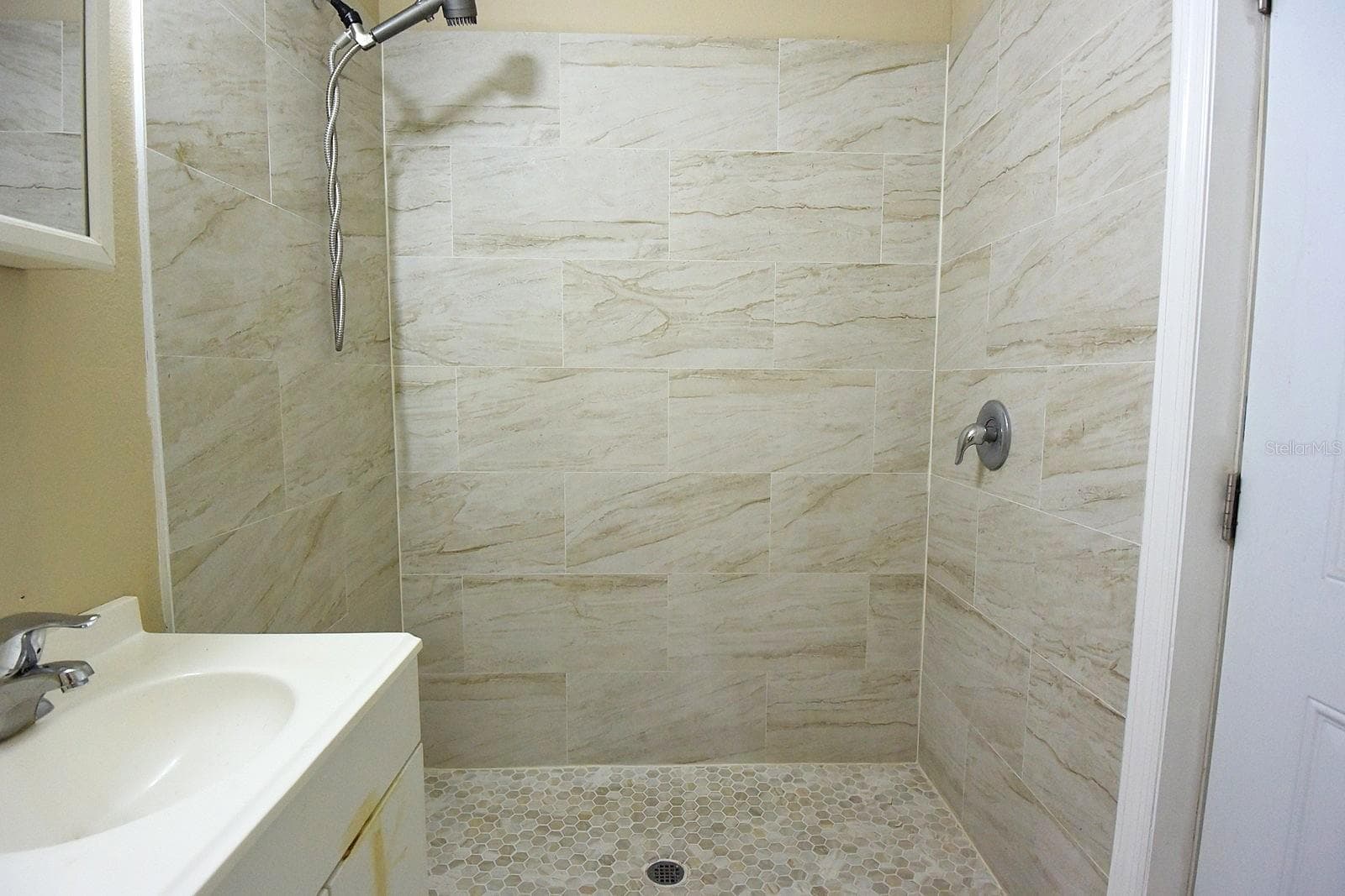 Single Family Residence at 13196 DELBARTON ST, SPRING HILL, photo 25 of 46
