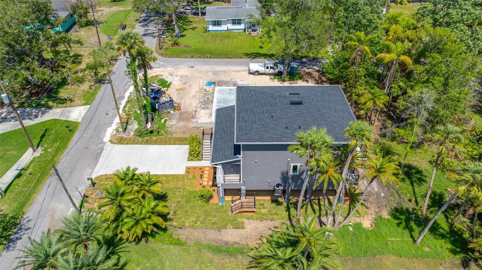 Single Family Residence at 1004 W HENRY AVE, TAMPA, photo 5 of 54