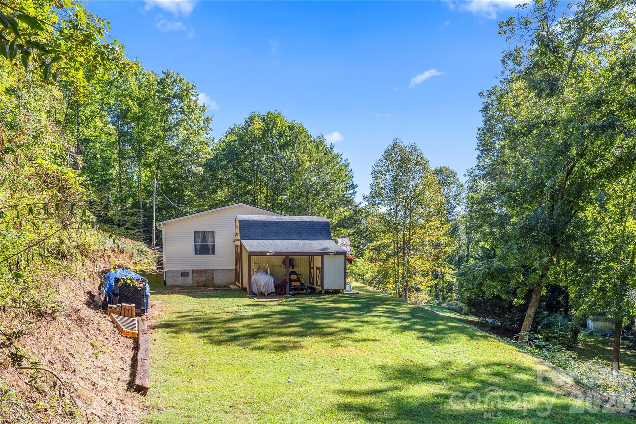 Single Family Residence at 183 Gobbler Circle, Horse Shoe, photo 18 of 30