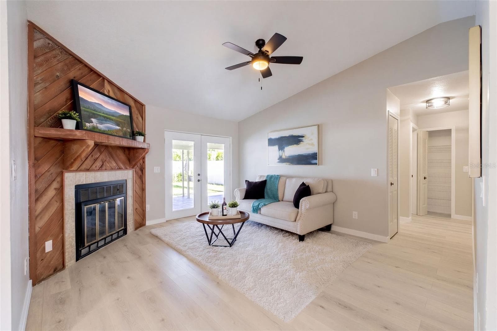 Living Room - 2911 AUTUMNWOOD TRL, APOPKA