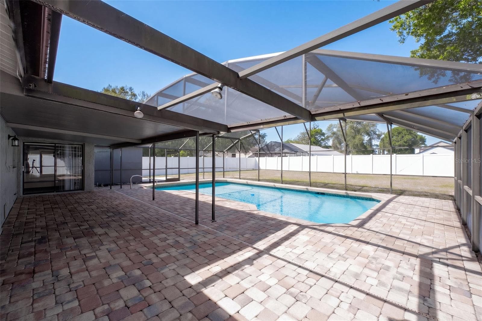 Pool patio - 2911 AUTUMNWOOD TRL, APOPKA