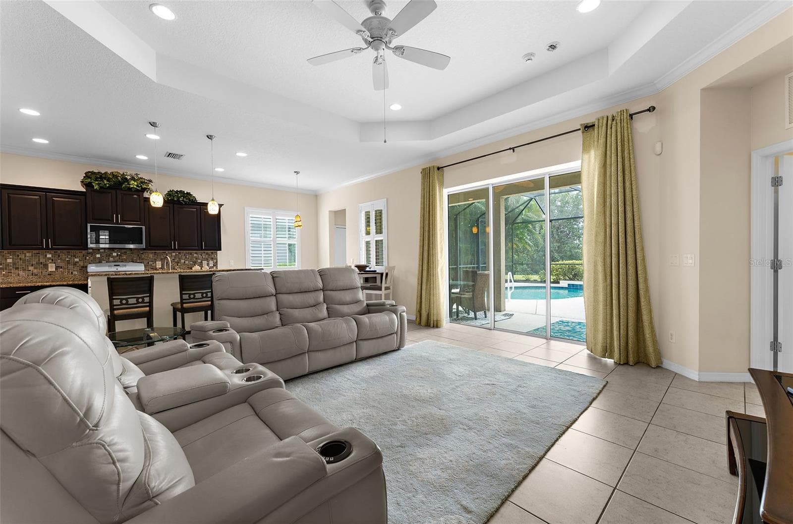 Single Family Residence at 4720 CLAREMONT PARK DR, BRADENTON, photo 11 of 49