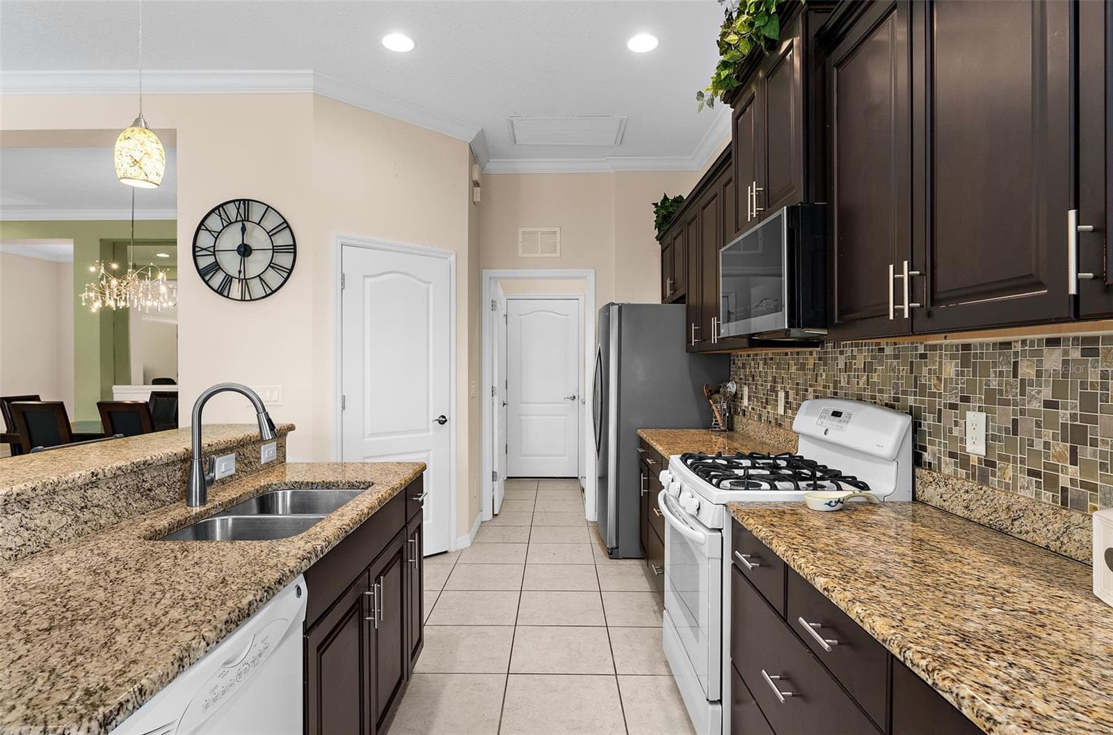 Single Family Residence at 4720 CLAREMONT PARK DR, BRADENTON, photo 15 of 49