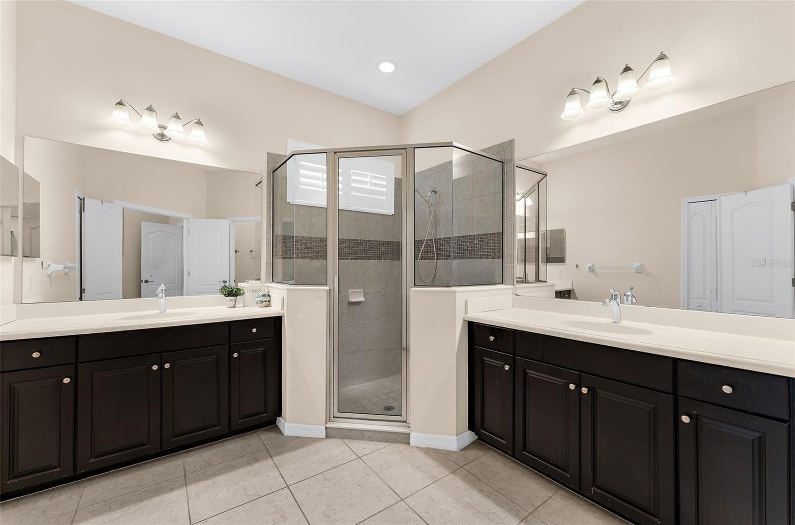 Single Family Residence at 4720 CLAREMONT PARK DR, BRADENTON, photo 28 of 49