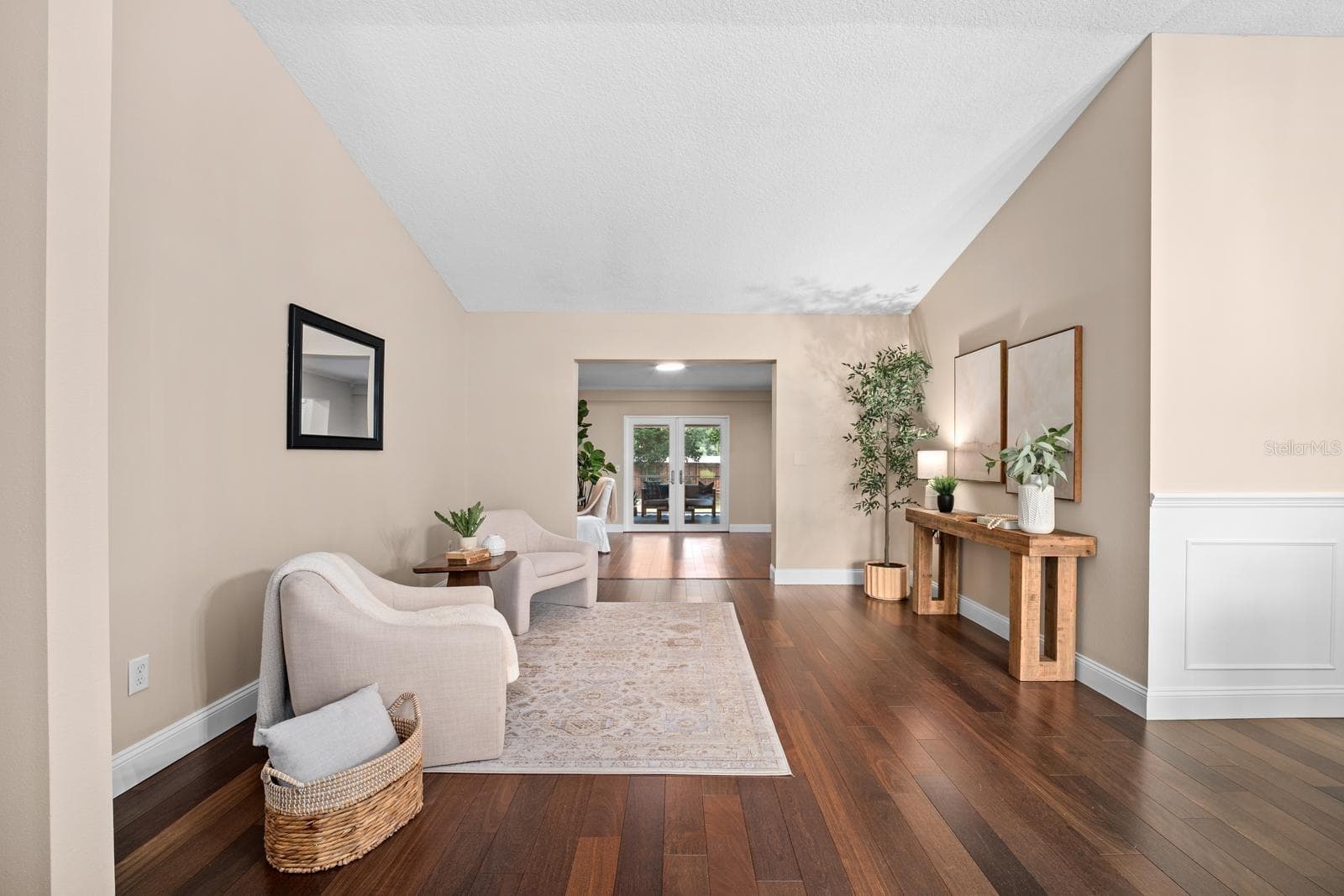 Front sitting room - 3912 APPLETREE DR, VALRICO