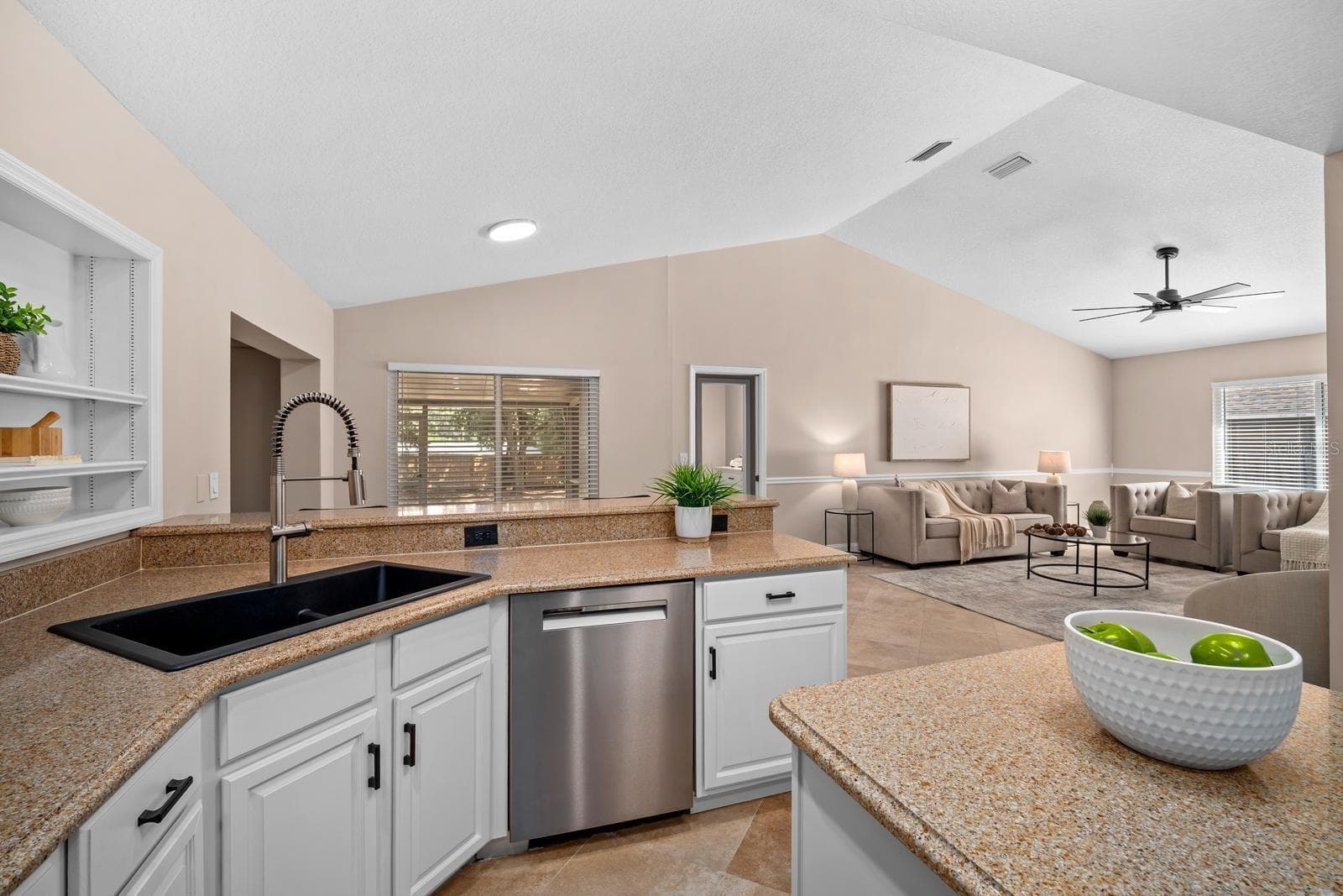 Single Family Residence at 3912 APPLETREE DR, VALRICO, photo 14 of 52