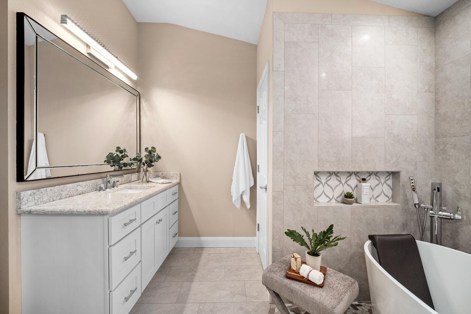 Primary bath - 3912 APPLETREE DR, VALRICO