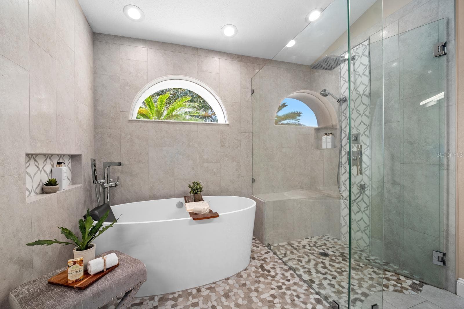Primary bath - 3912 APPLETREE DR, VALRICO