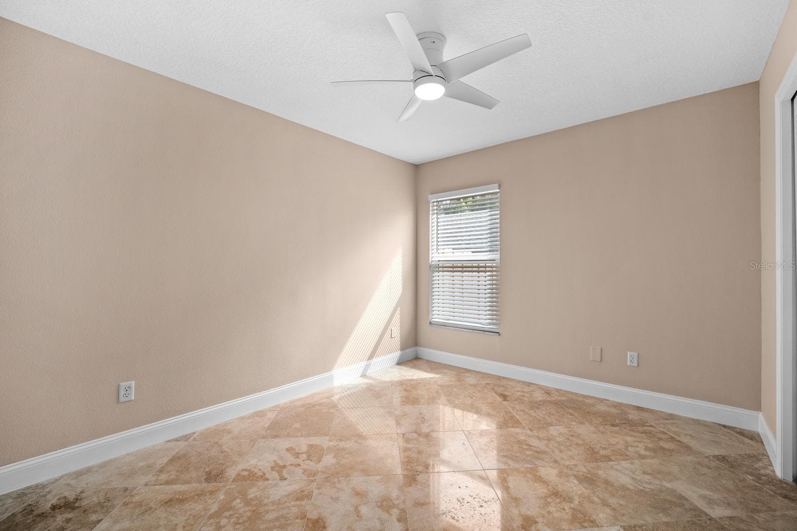 Bed 3 - 3912 APPLETREE DR, VALRICO