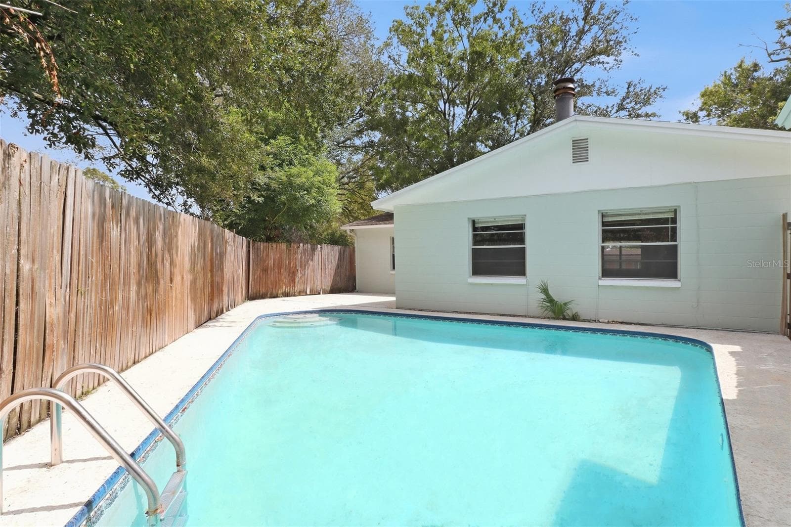 Single Family Residence at 4218 EMPIRE PL, TAMPA, photo 2 of 16