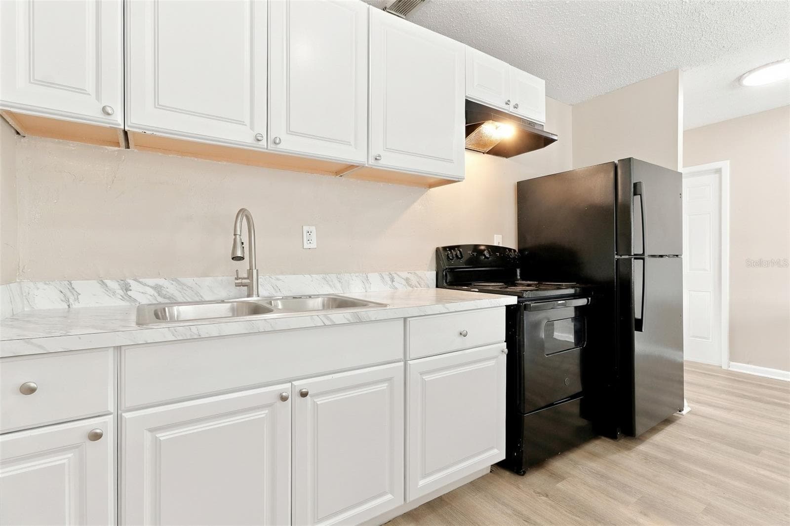 Single Family Residence at 4218 EMPIRE PL, TAMPA, photo 10 of 16