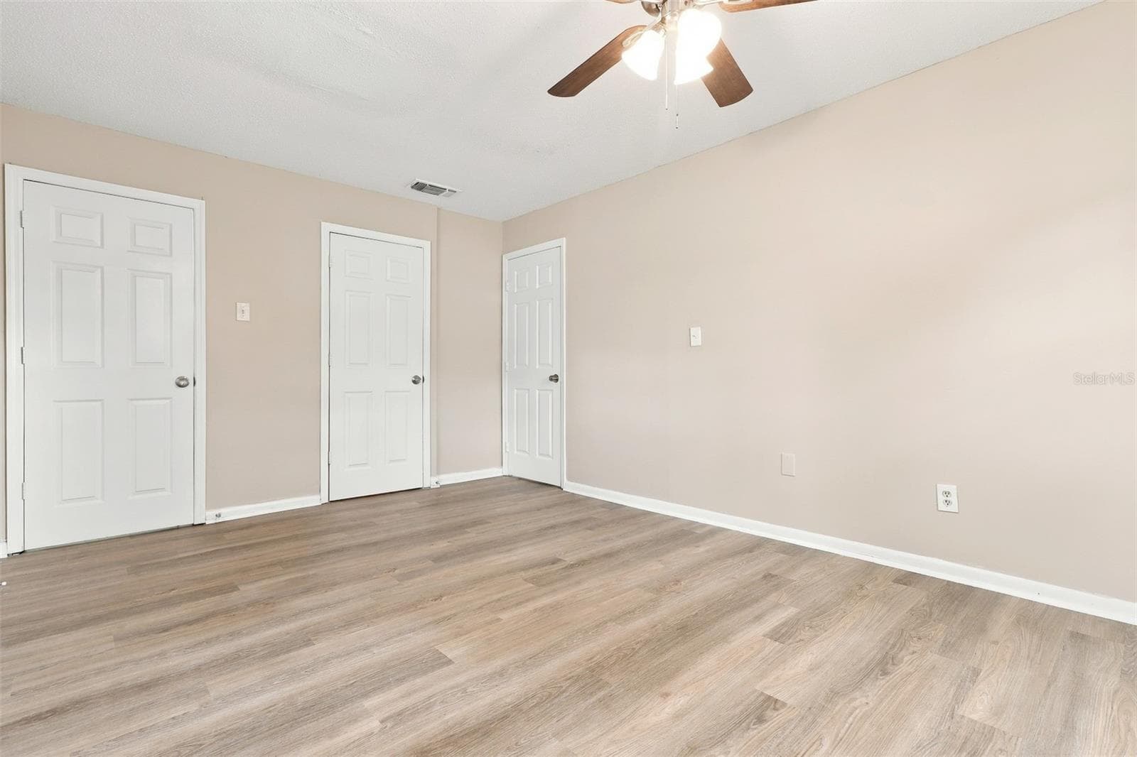 Single Family Residence at 4218 EMPIRE PL, TAMPA, photo 12 of 16