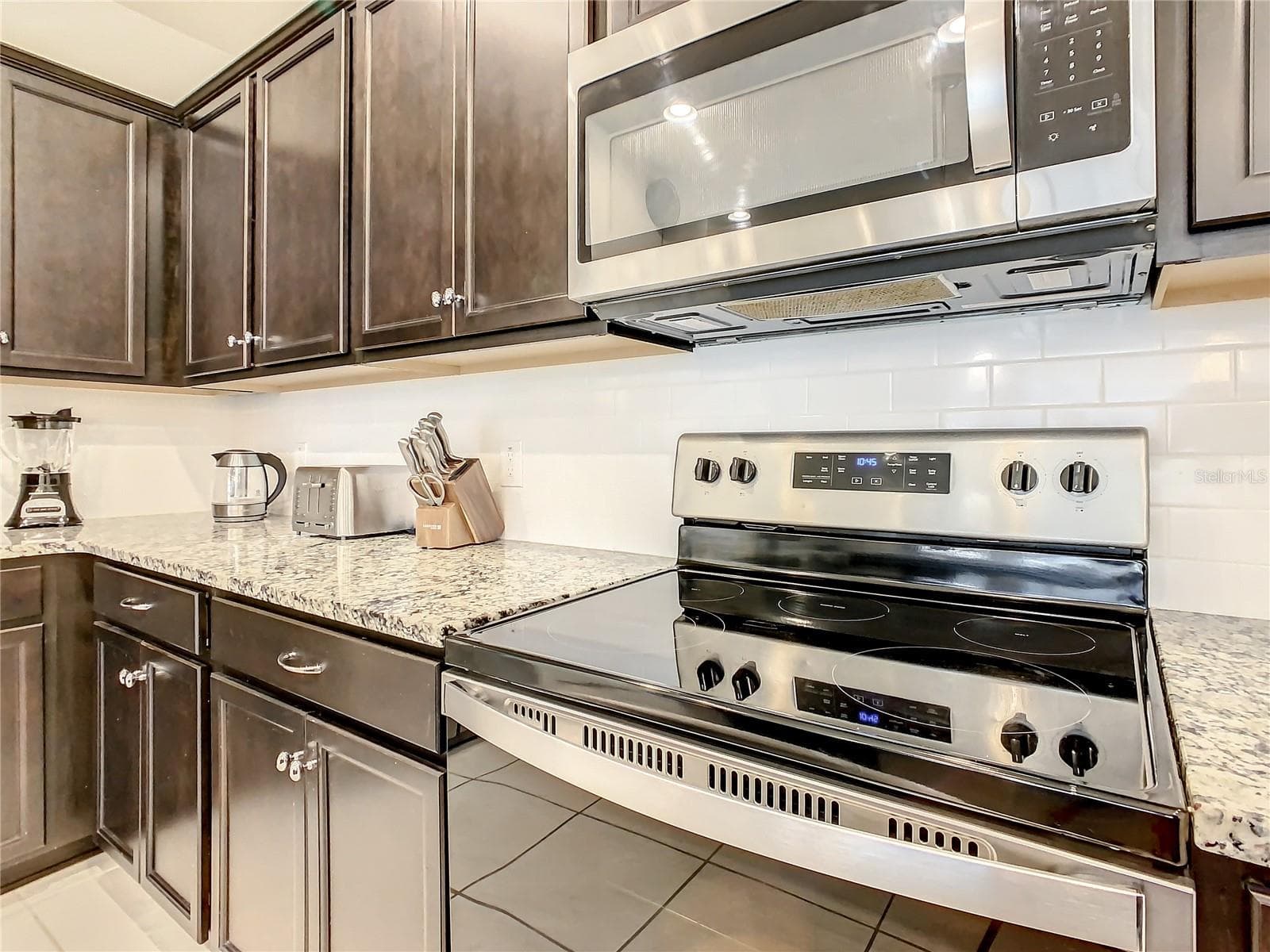 Townhouse at 2404 TANGIER DR, KISSIMMEE, photo 12 of 76