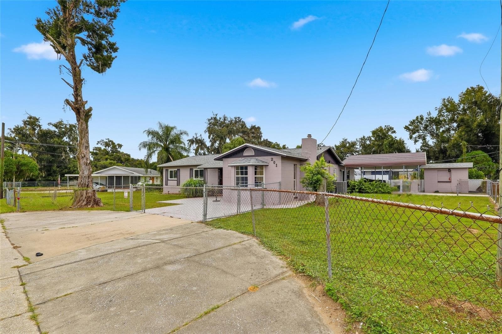 201 E WHEELER RD