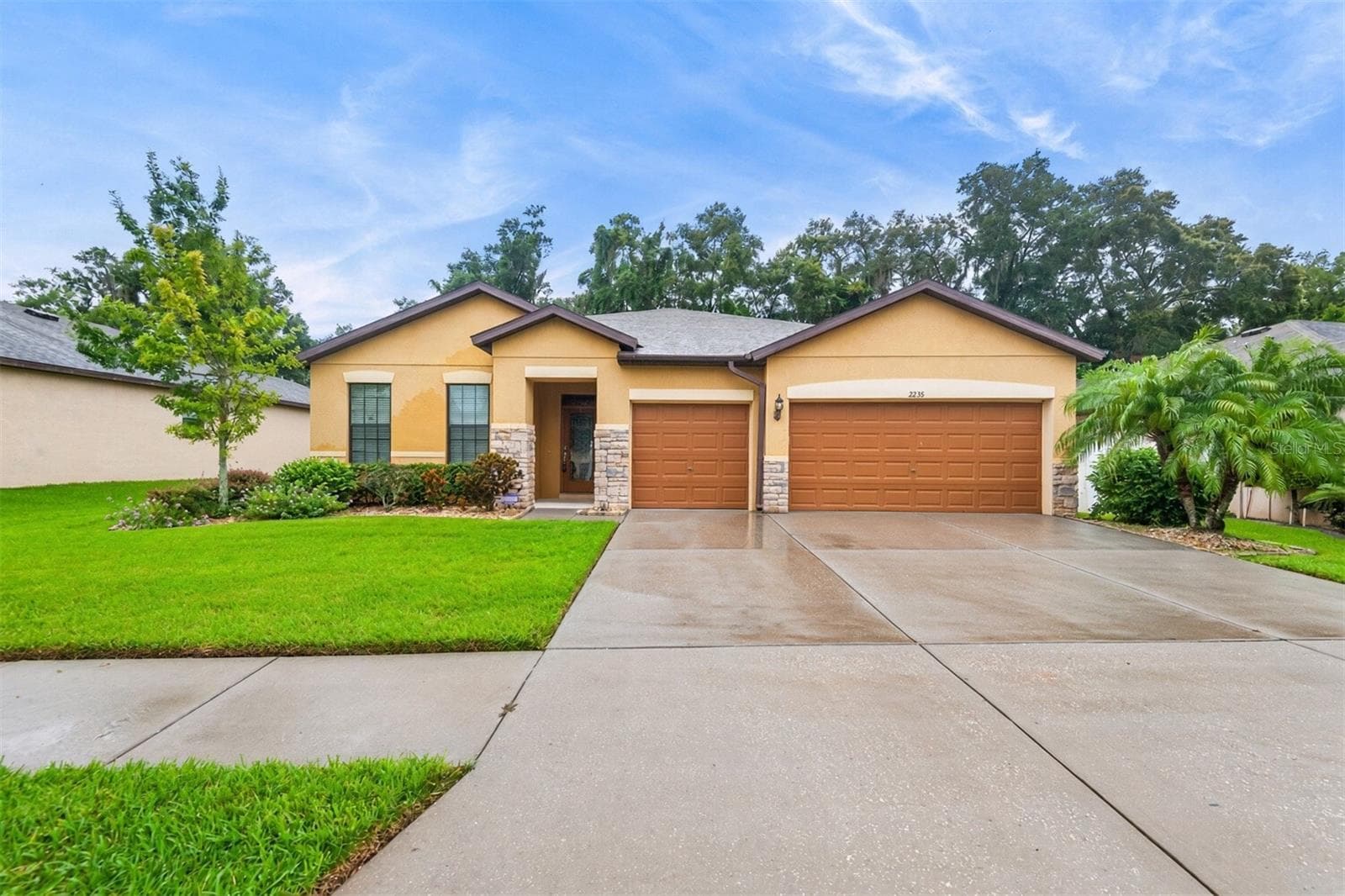 2236 LANDSIDE DR